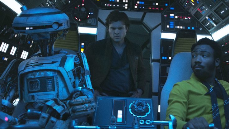 landos-flirting-with-somebody-here-in-solo-a-star-wars-story-but-who-is-it